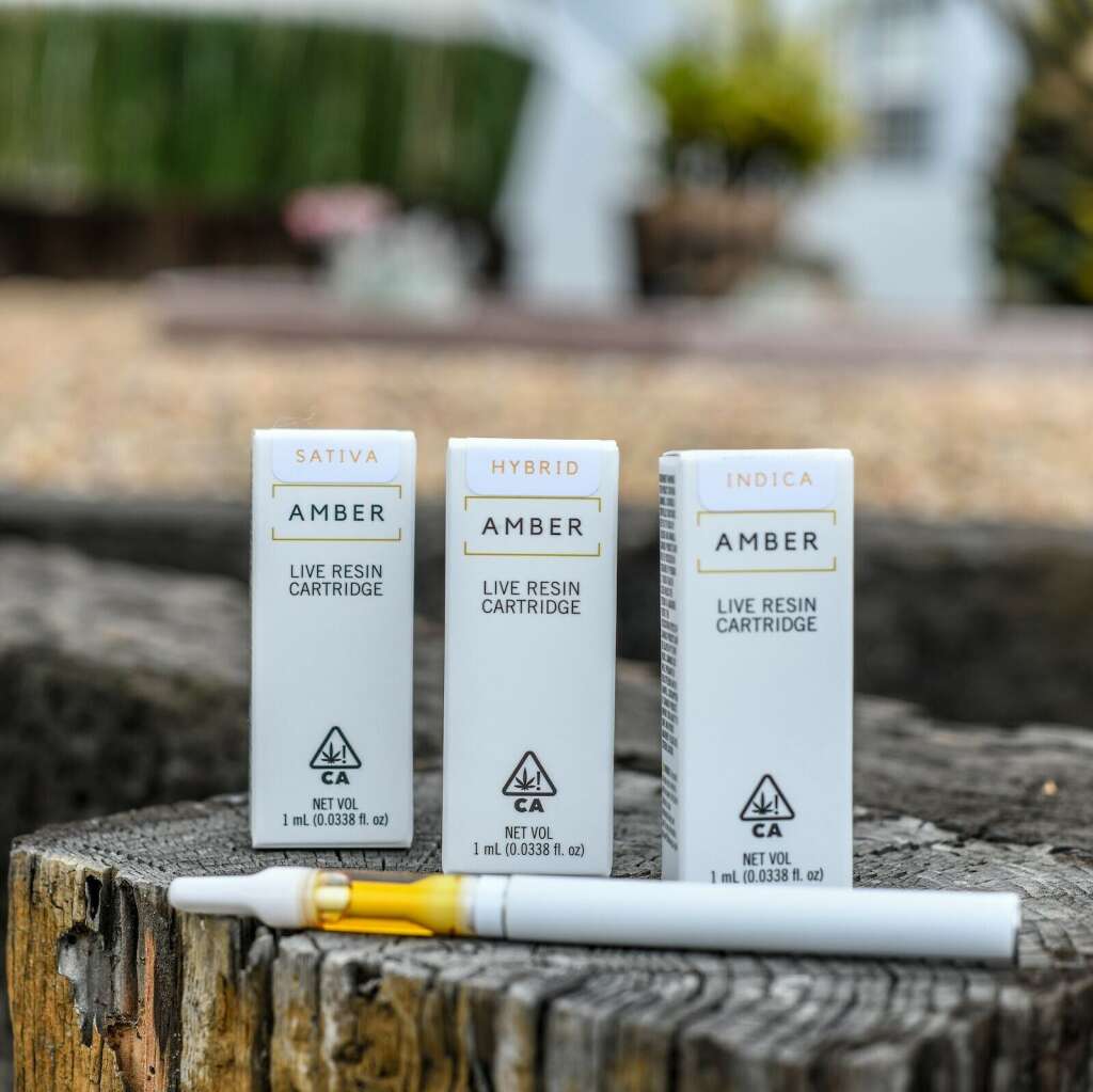 Amber cartridges are full ceramic for unparalleled taste.